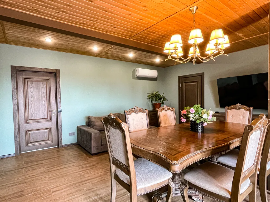 Мансарда с террасой в парке на Театральной площади