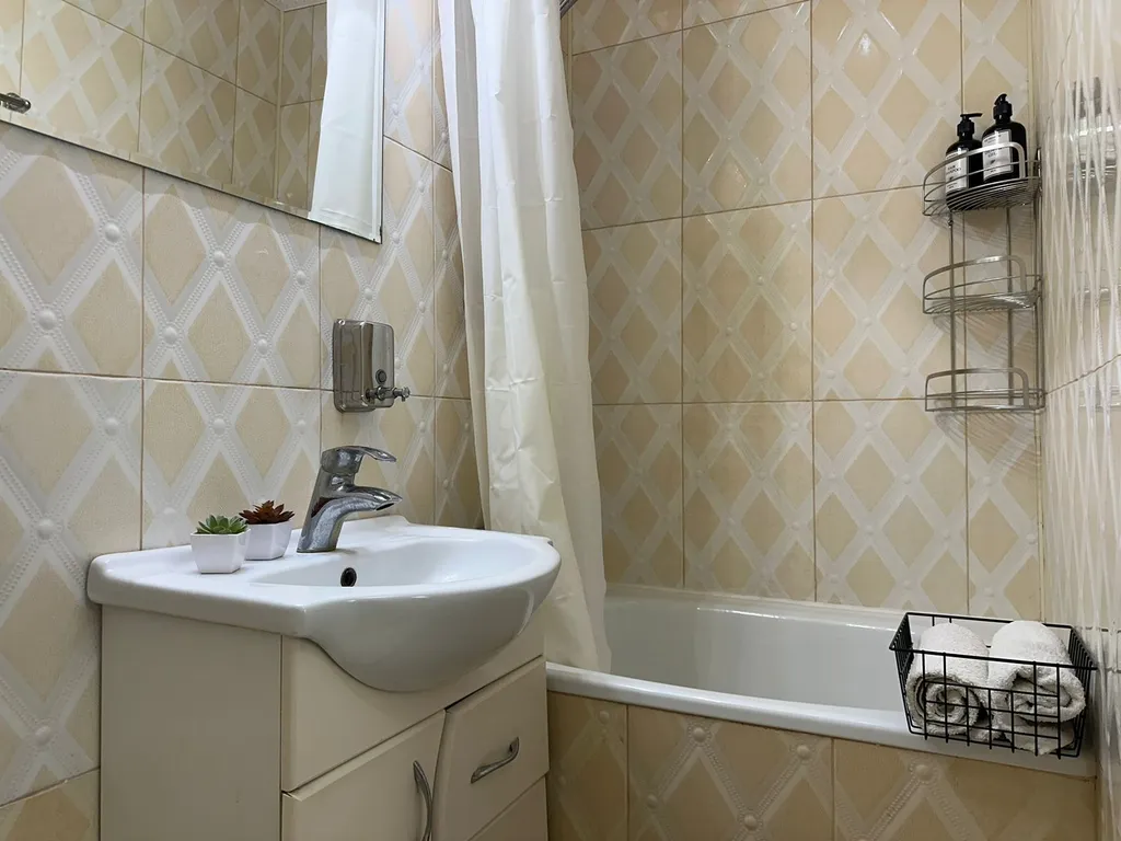 Дом с двориком и мангалом, рядом с песчаным пляжем