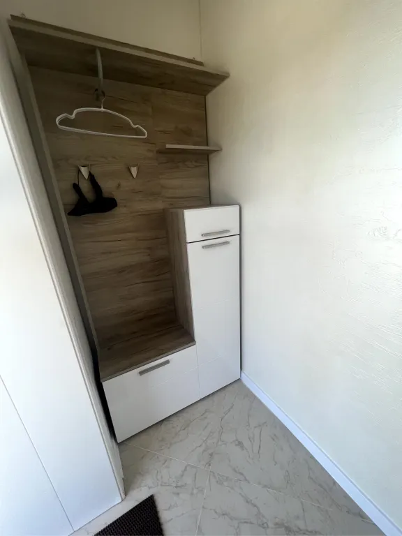 Дом с тремя апартаментами с видом на горы и море