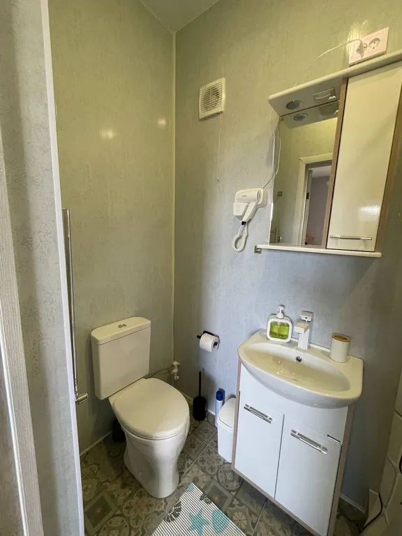 В центре приморского городка