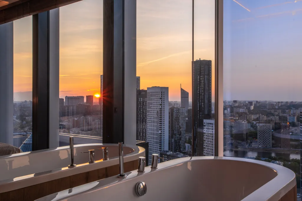 Sky city moscow ванна у окна, закатная сторона, premium дизайн