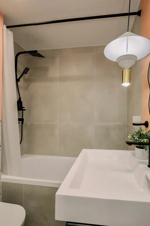 Дизайнерская студия премиум-класса c великoлепным видом для двоиx