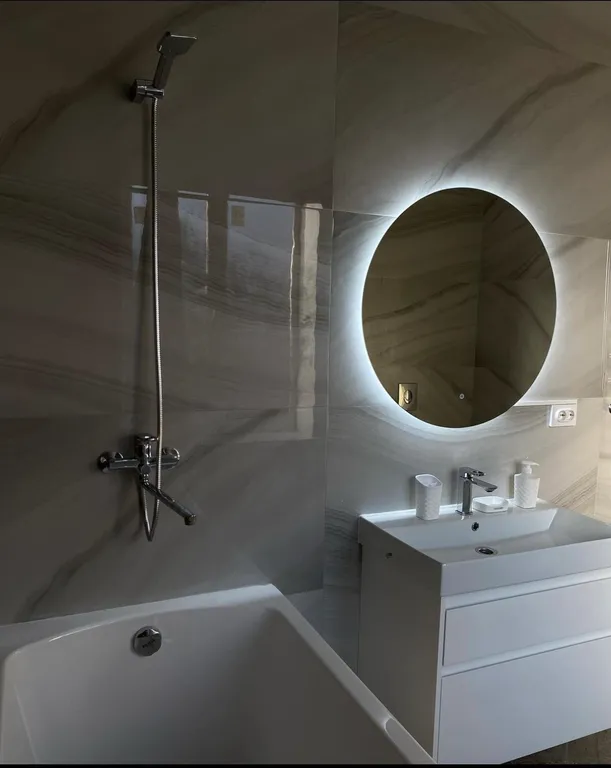 Уютный дом у моря в черте города