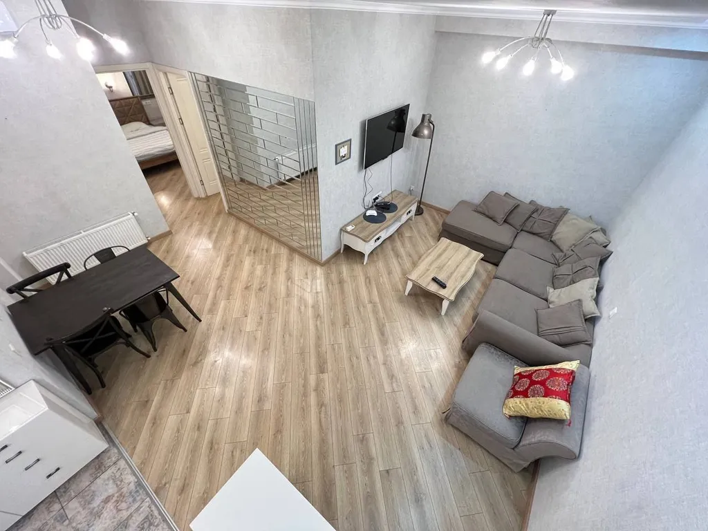 Трёхкомнатная квартира с 2 отдельными спальнями в самом центре тбилиси