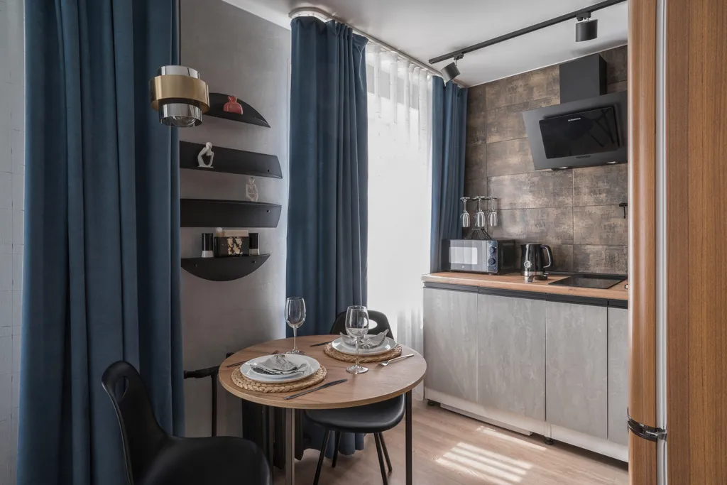 Красивая двухкомнатная квартира формата Евро рядом с набережной пруда