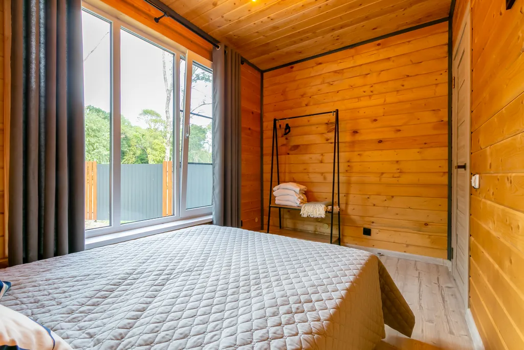 Уютный дом в лесу