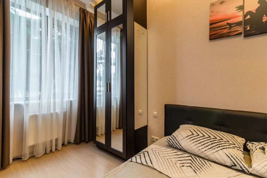 Апартаменты с бассейном в 100 метрах от моря