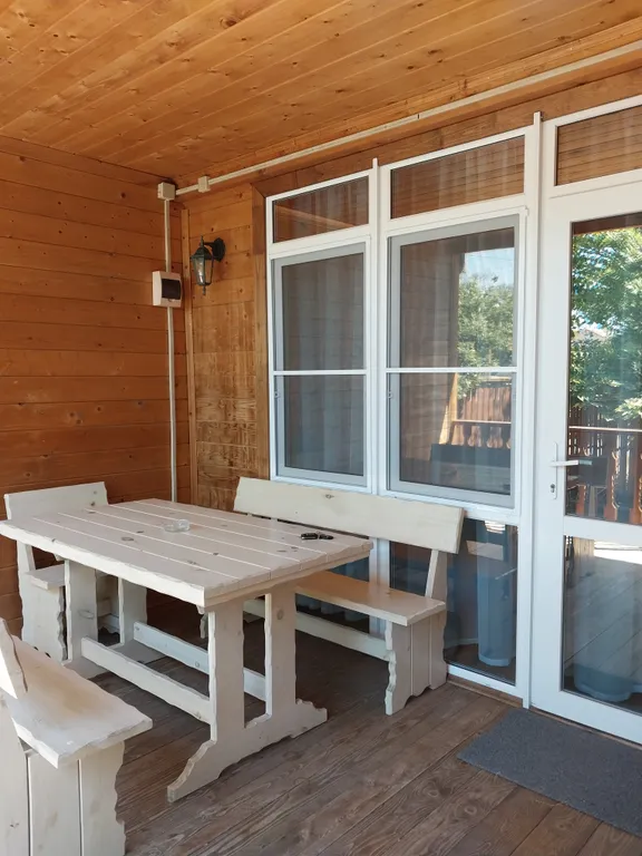 Коттедж Уютный домик со своим отдельным двориком — Кучугуры