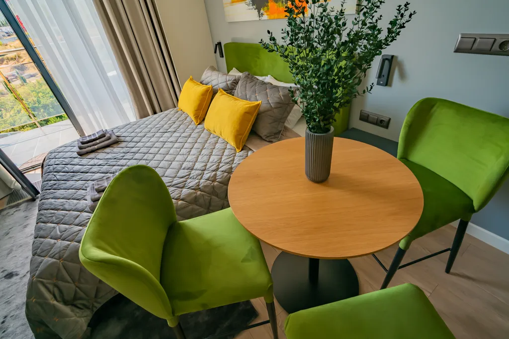 Квартира Дизайнерская студия LS-GREEN с боковым видом на море с 13 этажа — аренда посуточно в Алушта