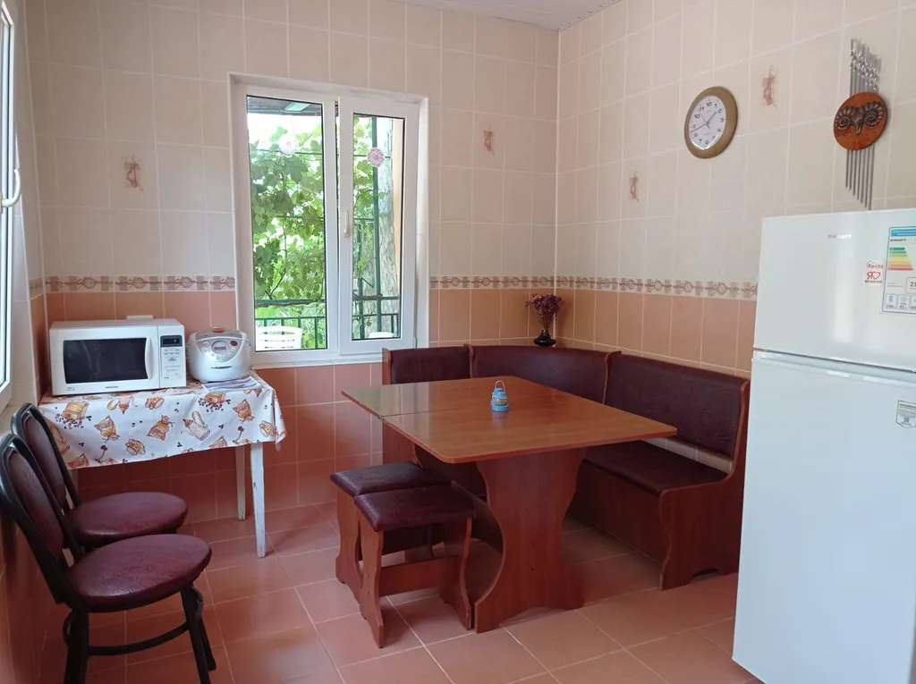 Двухкомнатный домик в частном домовладении