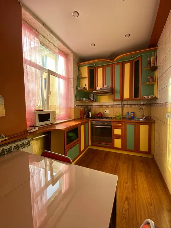 Просторный апартамент с раздельными комнатами в сердце Пскова