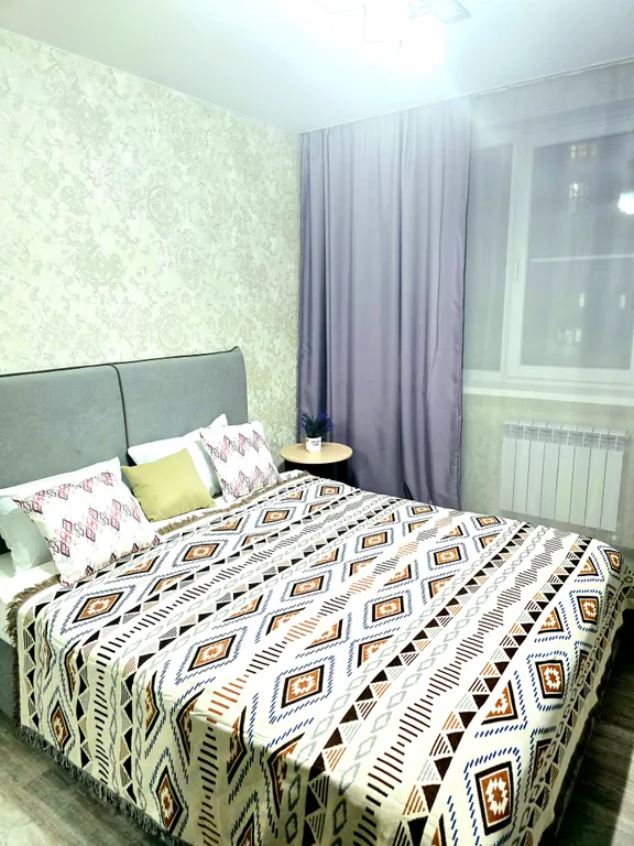 Шикарная квартира с огромным телевизором