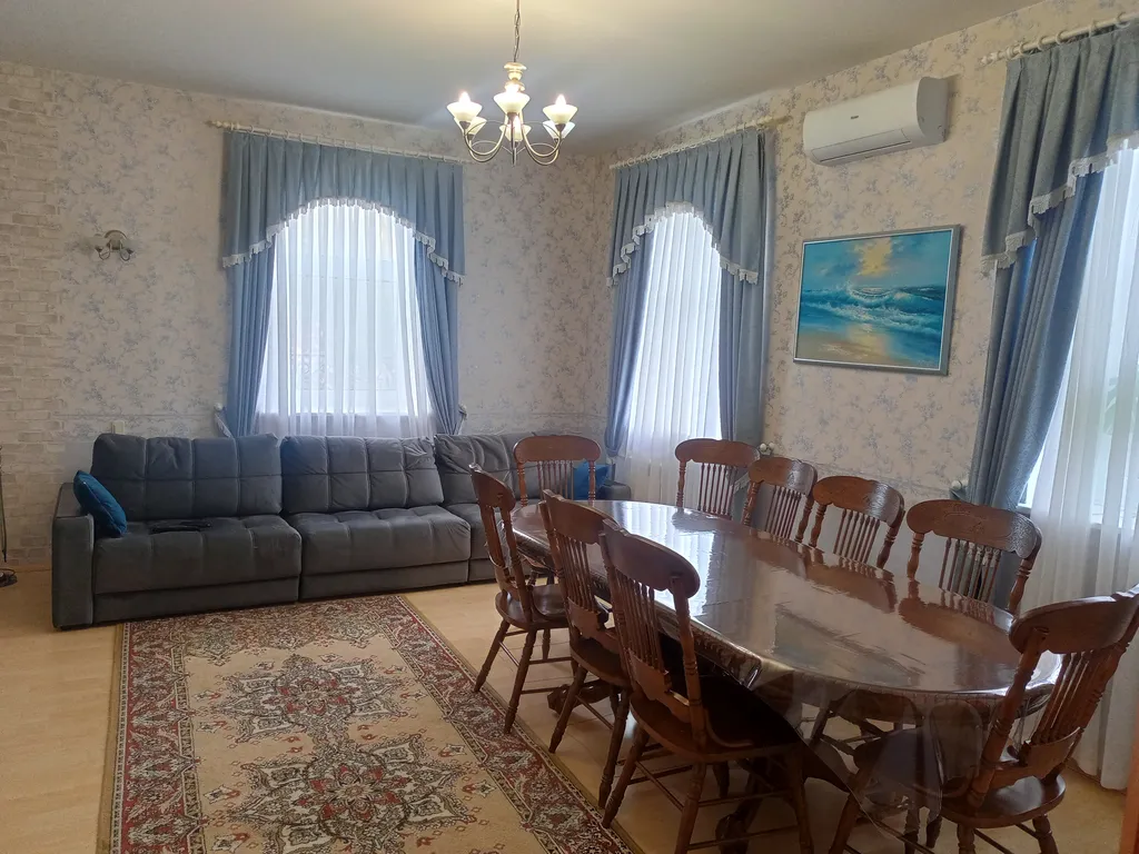 Коттедж на берегу озера