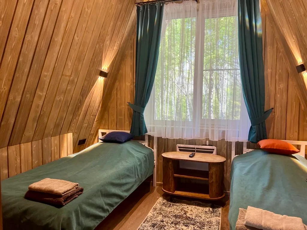 Уютный дом в лесном массиве недалеко от реки