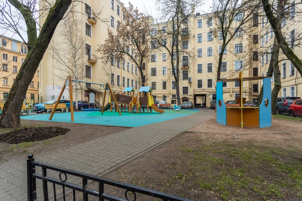 Квартира Уютная квартира на зелёном пешеходном бульваре Васильевского острова — Санкт-Петербург