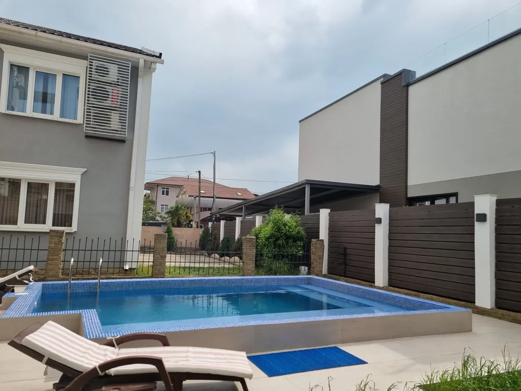 Коттедж Коттедж Аппартаменты с бассейном — Сириус