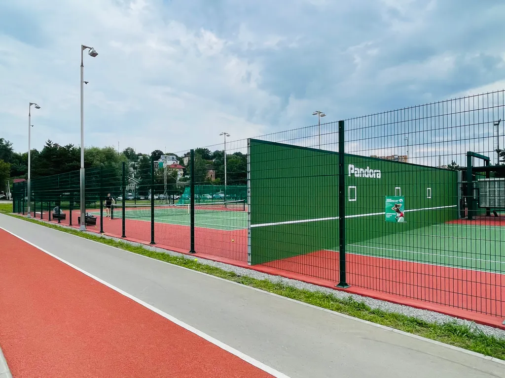 Уютный номер с выходом в сквер Волкова