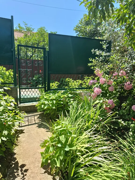 Первый этаж с отдельным входом в районе центрального рынка