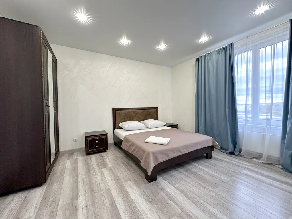 Просторная и стильная квартира у новой набережной