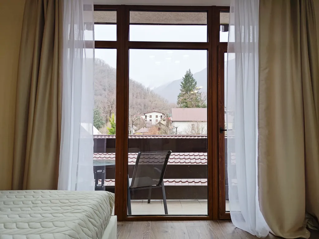 Большая дизайнерская студия с потрясающей панорамой на горы