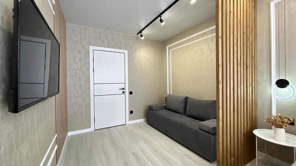 Дизайнерская стильная двушка, 5 раздельных мест с двумя кроватями