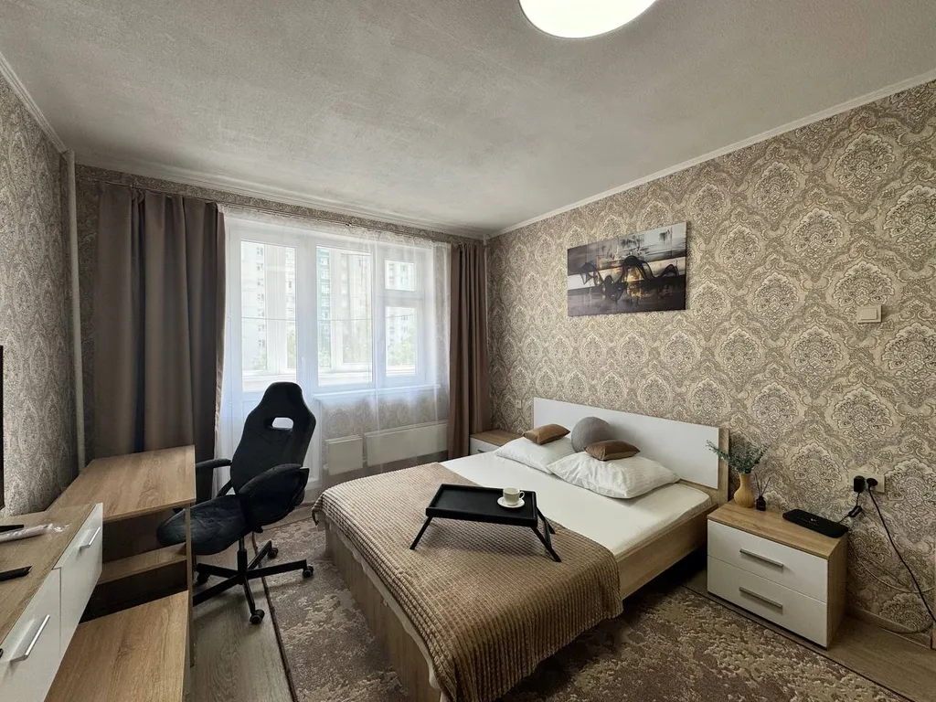 Апартаменты с балконом и рабочим местом в центре. Бесконтактный заезд