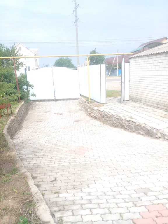 Дом с отдельным входом, мангальной зоной, парковкой на 2 авто