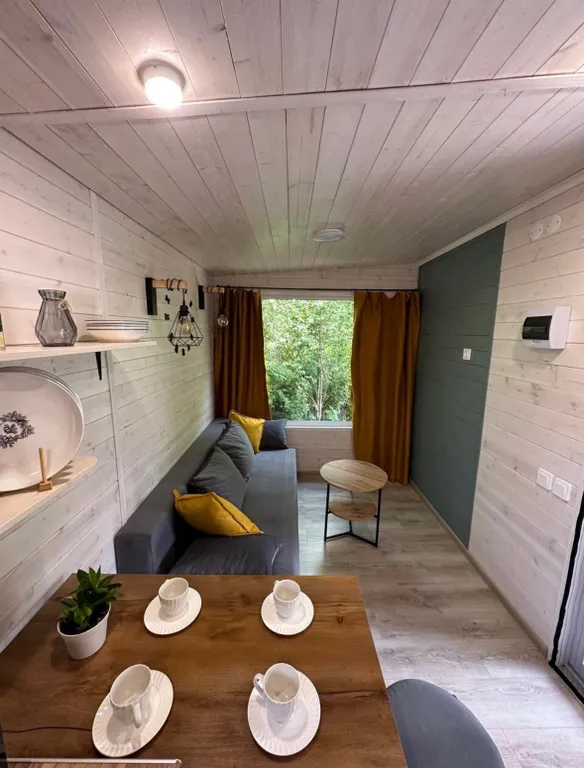 Атмосферный домик вдали от городской суеты