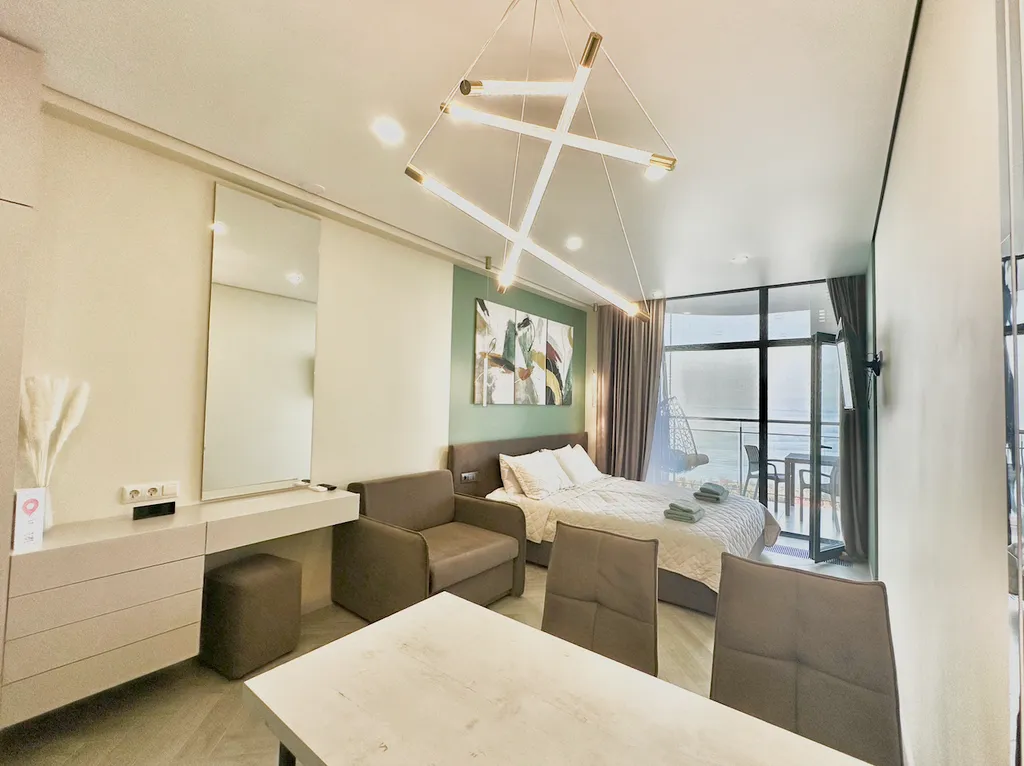 Дизайнерская студия Ls-art-olive с видом на море с 13 этажа