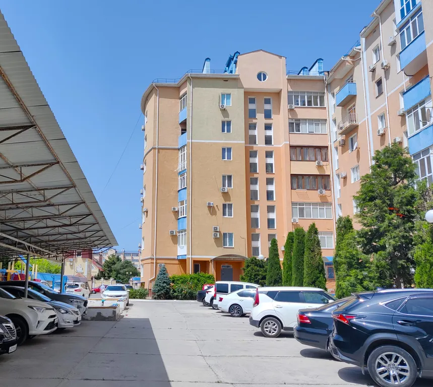 Уютная квартира в центре с видом на море