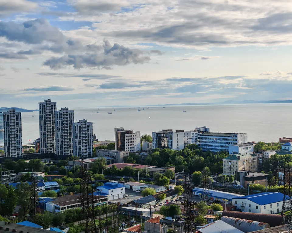 Современная студия в самом центре города с видом на море, бизнес класс
