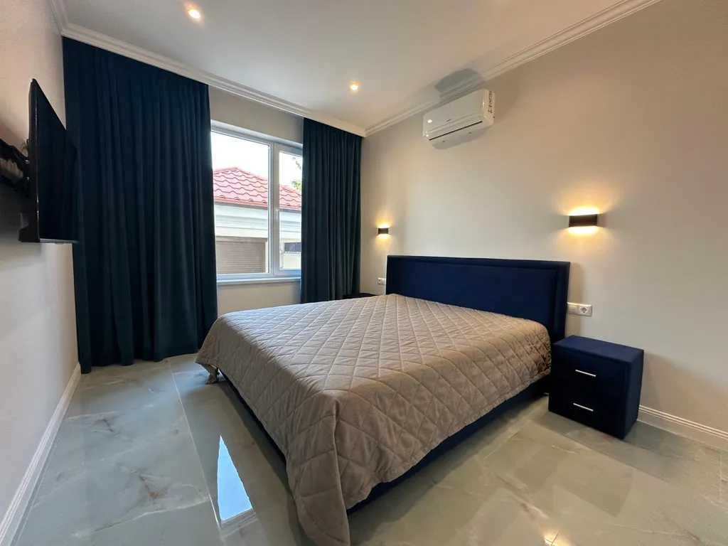 Роскошный дом с бассейном и сауной