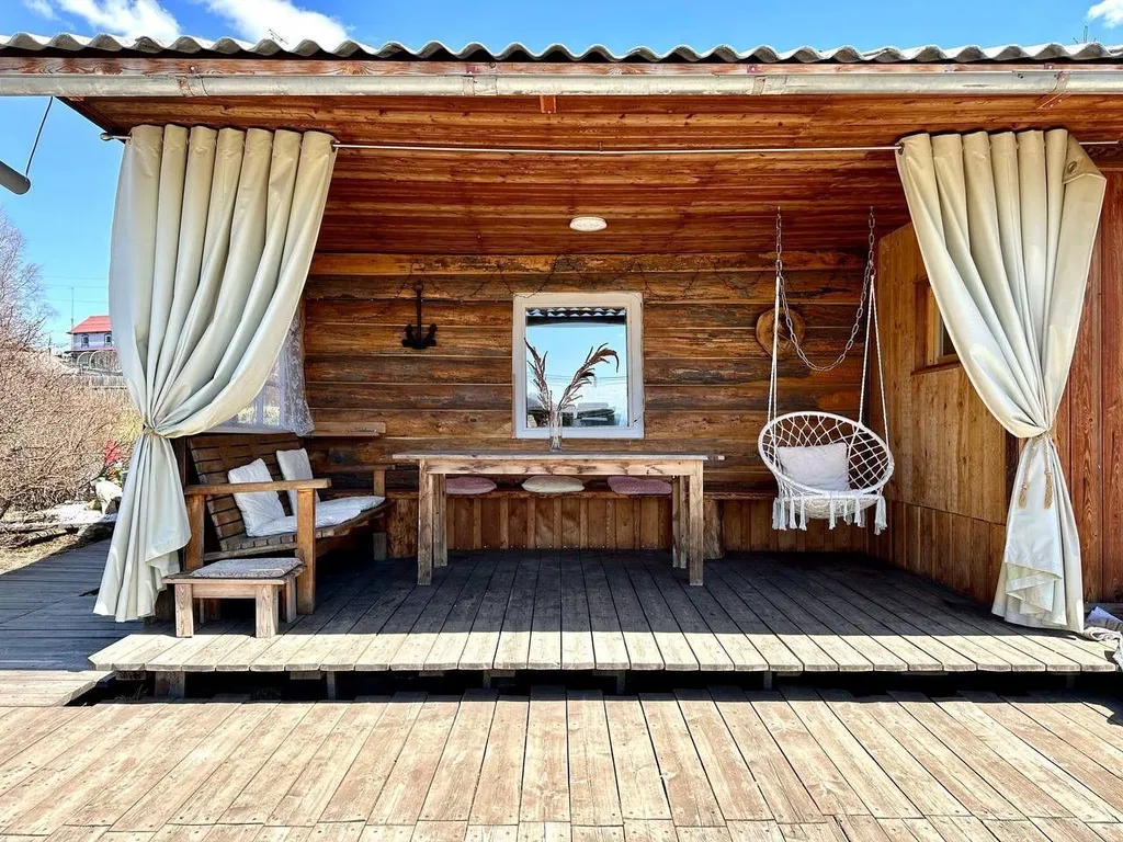 Уютный частный домик у берега