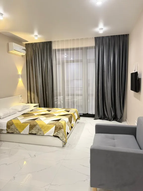 Студия с бассейном