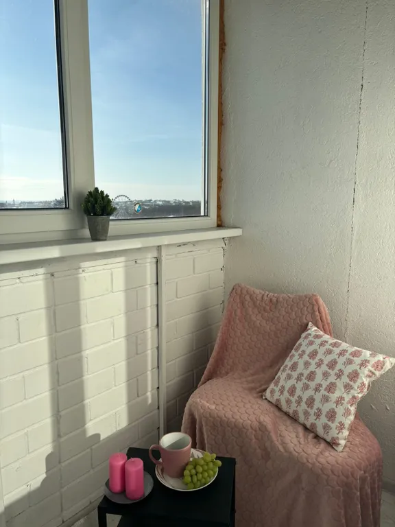 Уютная студия с красивым видом на город