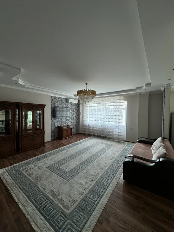 Трехкомнатная просторная квартира в центре возле ТЦ Infinity Mall