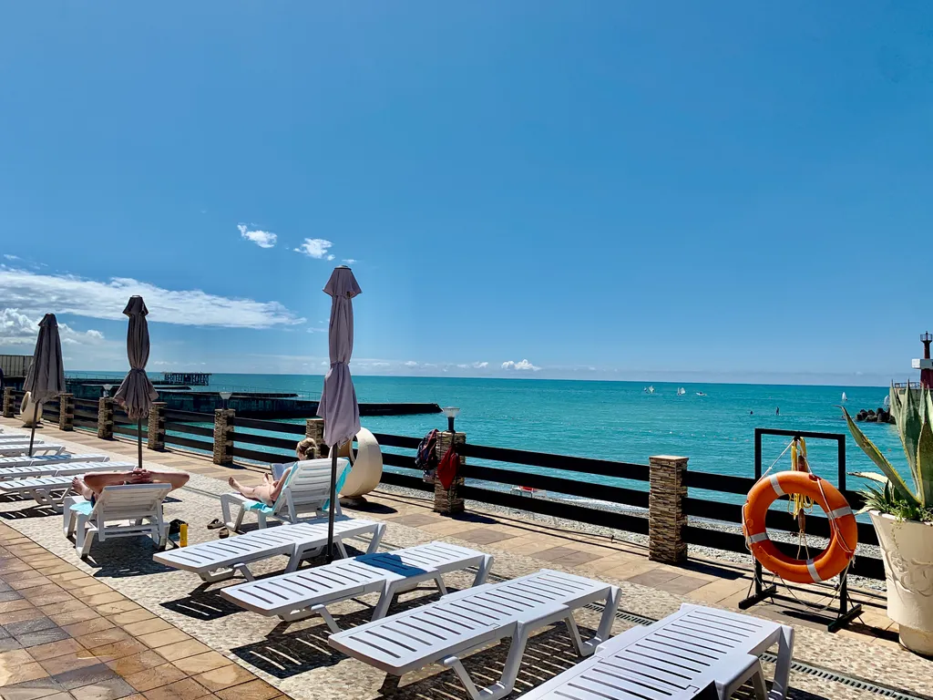 Большая квартира возле моря и бассейна