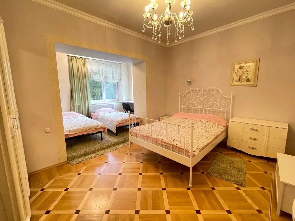 Котедж в классическом стиле с бассейном, сауной, бильярдом