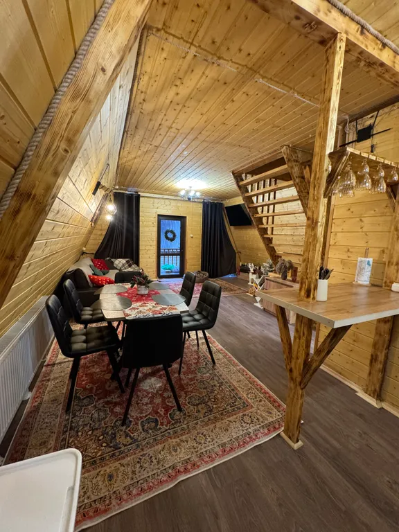 Двухэтажный A-Frame шале посреди заповедного леса вблизи Эльбруса