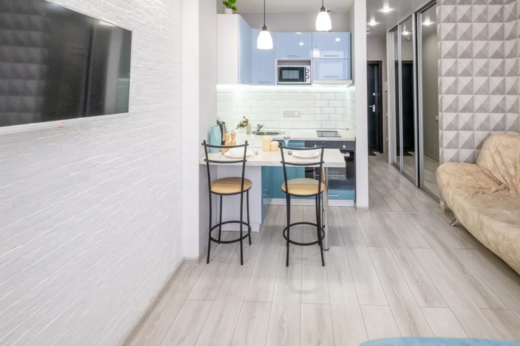 Студия с панорамным видом на город