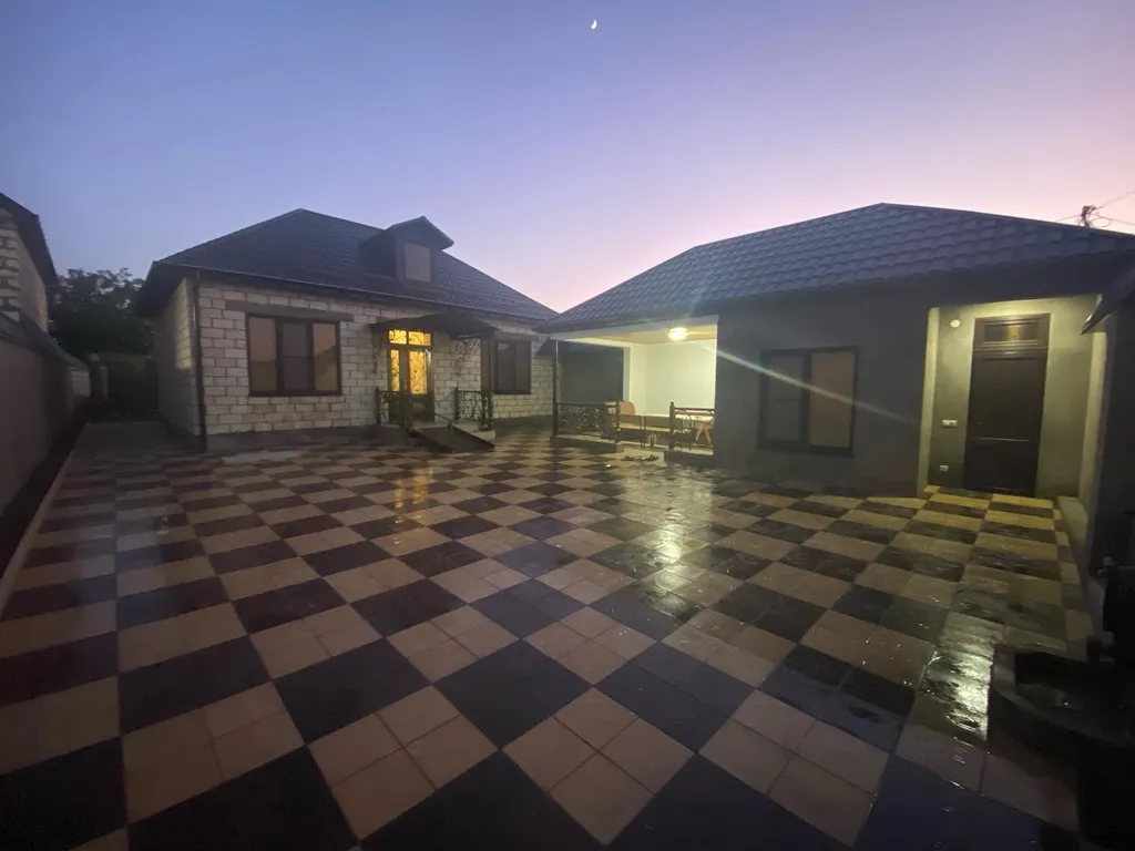 Дом на берегу Каспийского моря