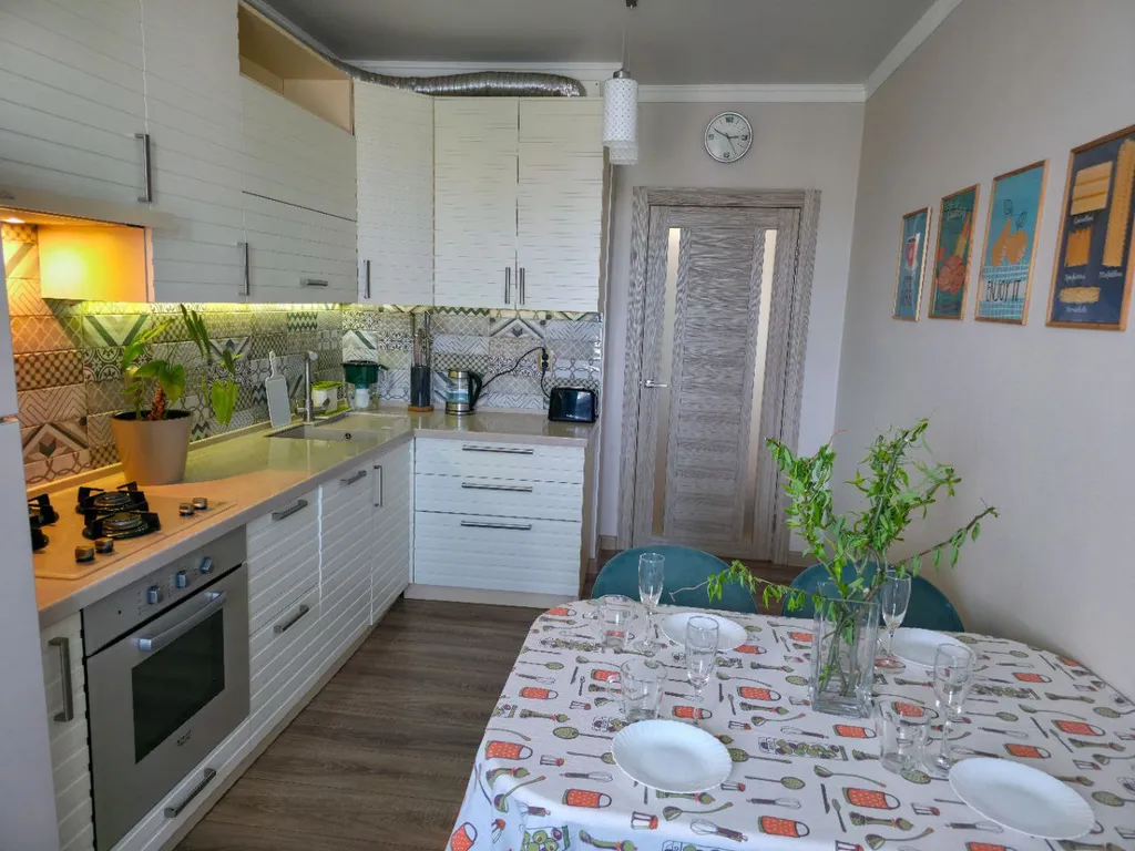 Стильная семейная квартира (Уютный Дом)