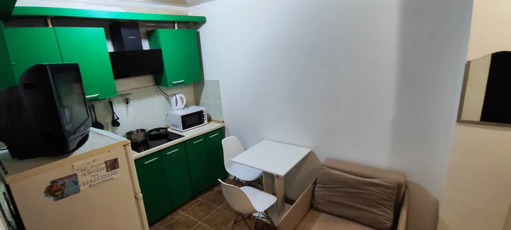 Двухэтажный дом с двориком и мангалом