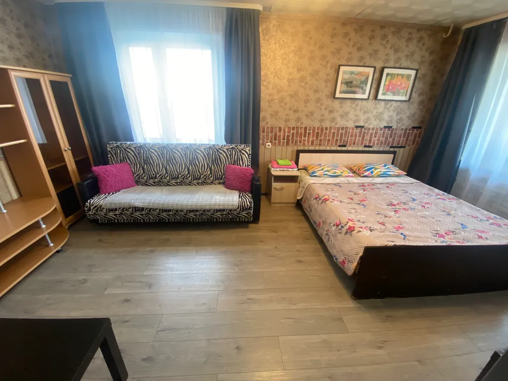 2-комнатная квартира с балконом и видом на город и залив