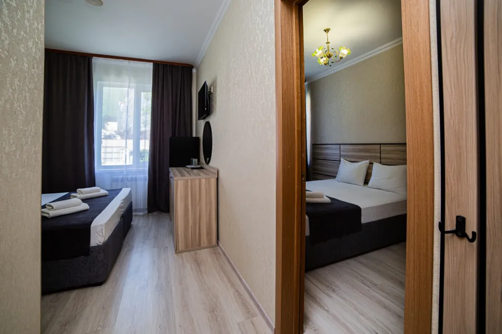 Квартира Двухкомнатный номер, завтрак, подогрев бассейн, 10 мин море, парковка — аренда посуточно в Геленджик