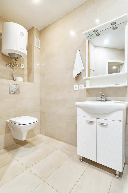 Комфортная двухкомнатная квартира у Лагерного сада