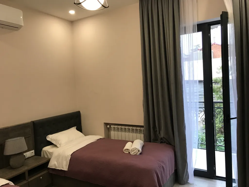 3-комнатная Квартира — аренда посуточно в Тбилиси