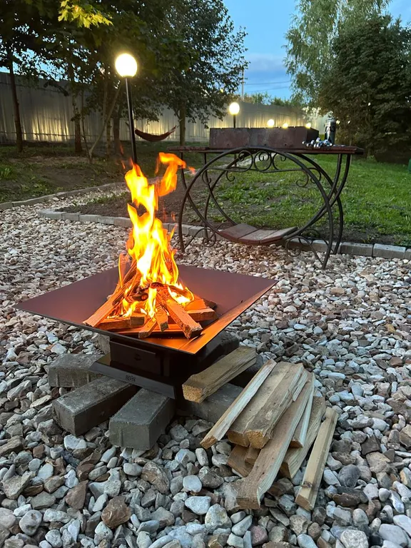 Уютный домик рядом с речкой