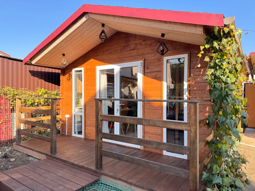 Коттедж Деревянный коттедж со своей мини-кухней — Сириус