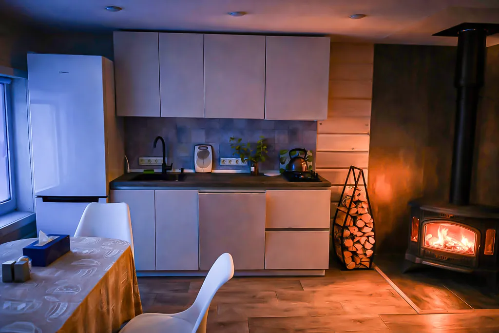 Новый уютный дом с камином